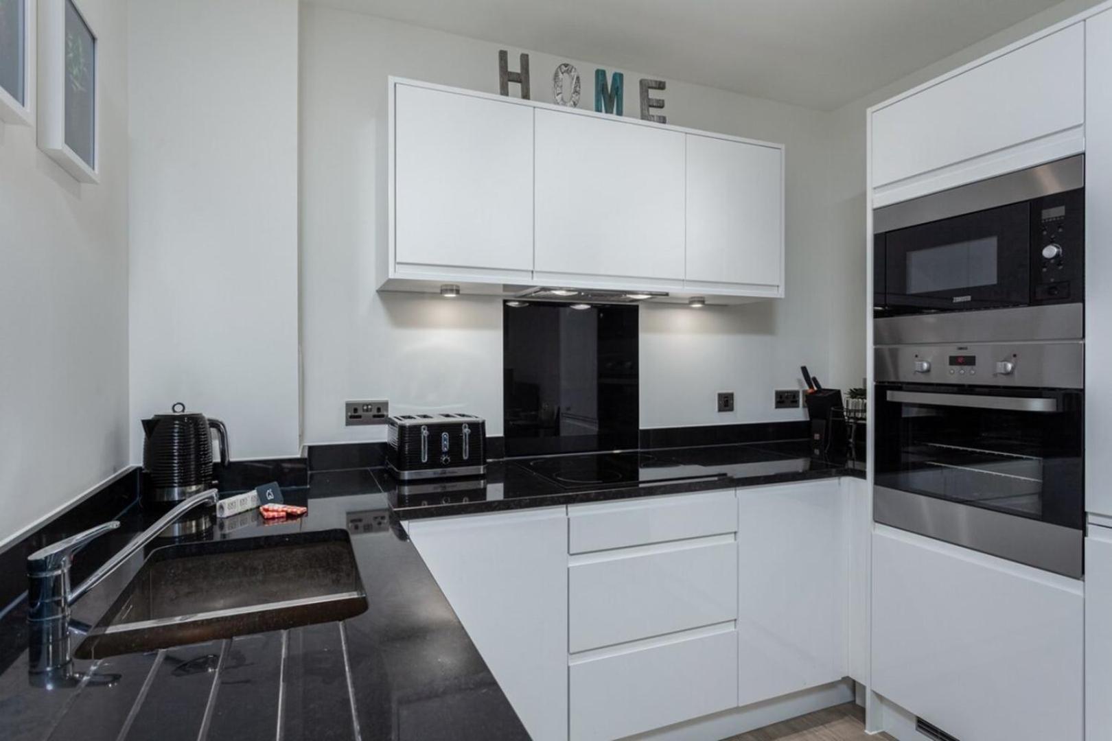 Classy Cricklewood Home 런던 외부 사진